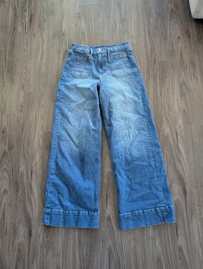 GAP Wide Leg Flared Jeans in Medium Blue Denim